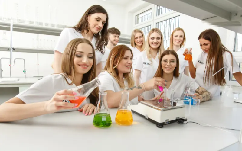 Studia kosmetologia - Wyższa Szkoła Kosmetyki w Łodzi